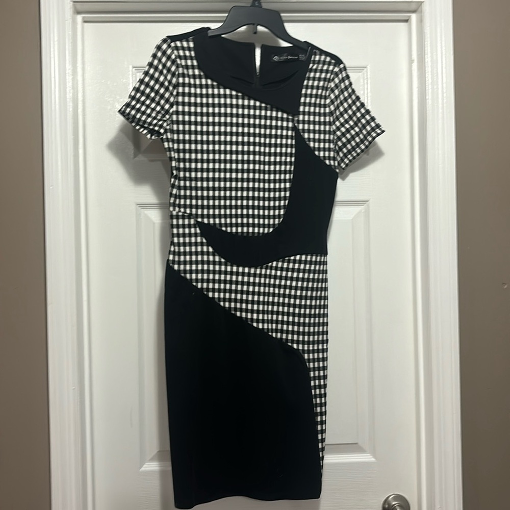 Dress - New w/tag brand is Nice-forever